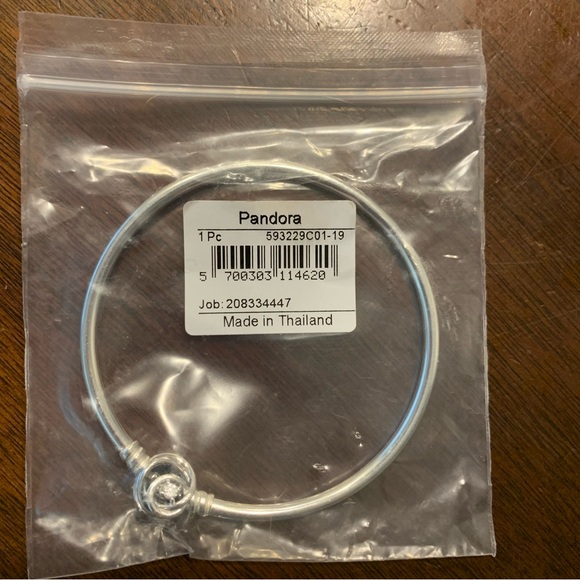 Pandora Moments Sterling Silver Encircled Clasp Bangle Bracelet - Picture 2 of 3